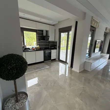 Villa Canyon Goeynuek Kemer With Pool Antália