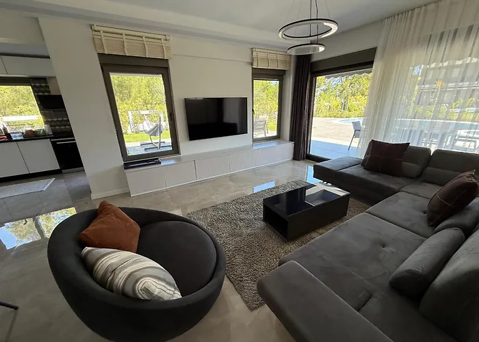Canyon Göynük Kemer With Pool Villa
