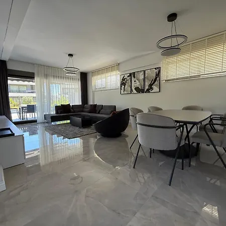 فيلة Canyon Goeynuek Kemer With Pool أنطاليا