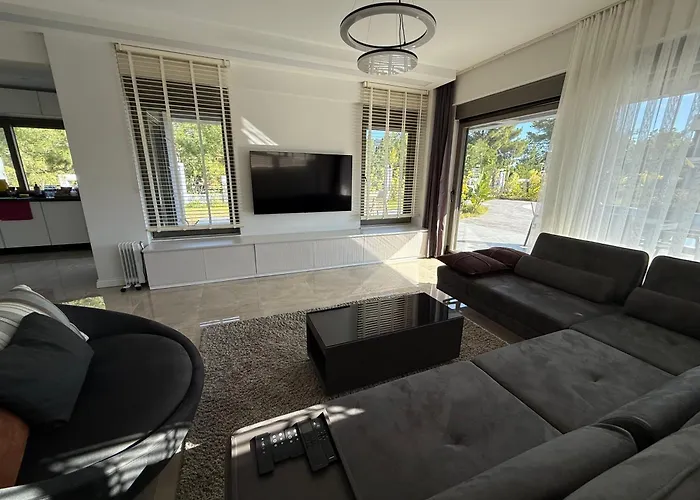 Villa Canyon Goeynuek Kemer With Pool *