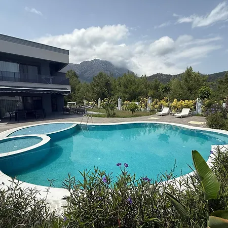 Canyon Goeynuek Kemer With Pool 안탈리아