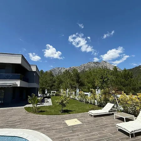 Canyon Goeynuek Kemer With Pool Анталья